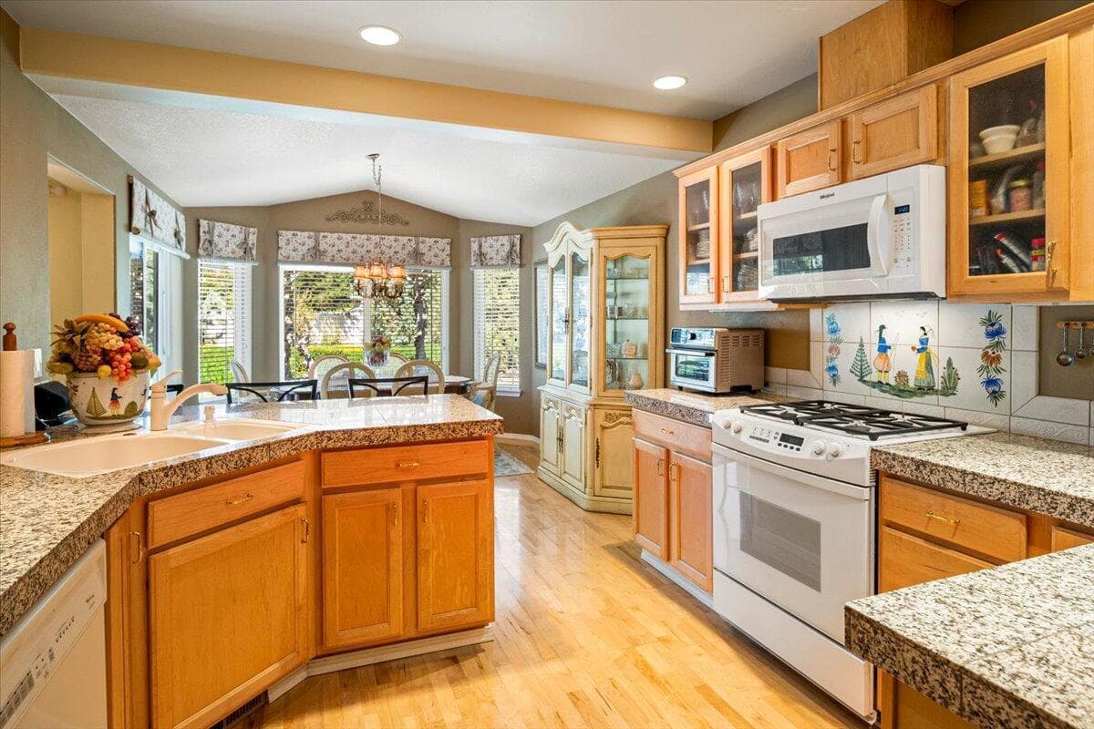 Photo of 3746 SW Xero Avenue 19 of 41
