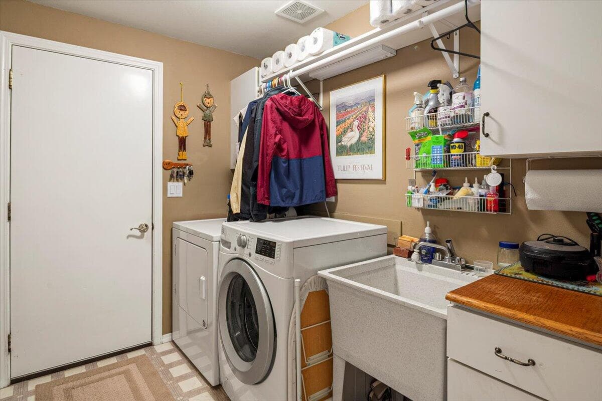 Photo of 3746 SW Xero Avenue 25 of 41
