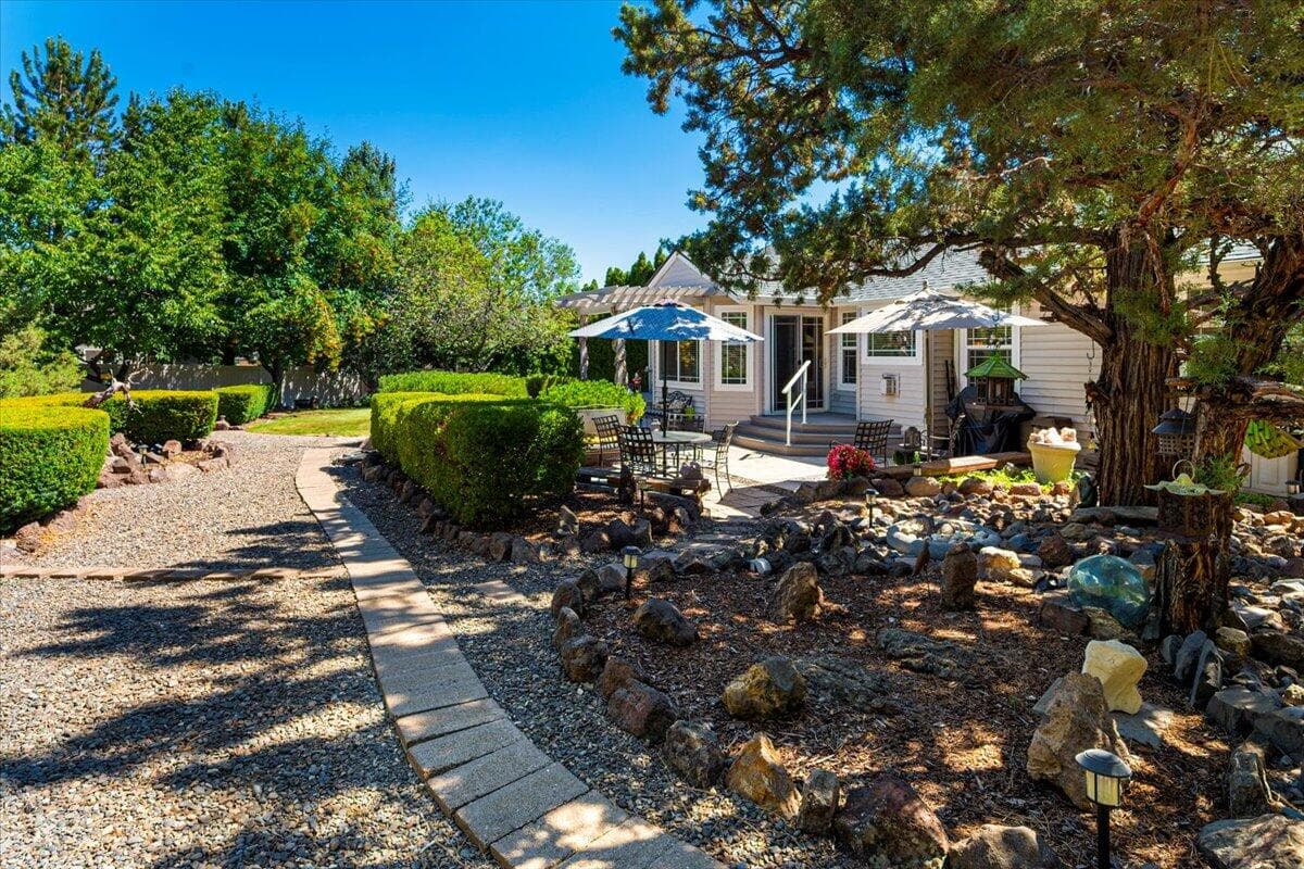 Photo of 3746 SW Xero Avenue 34 of 41