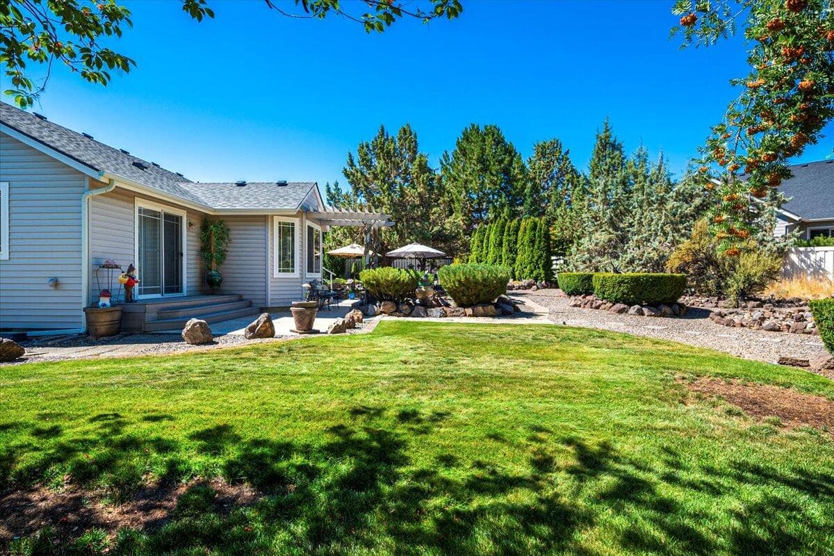Photo of 3746 SW Xero Avenue 35 of 41