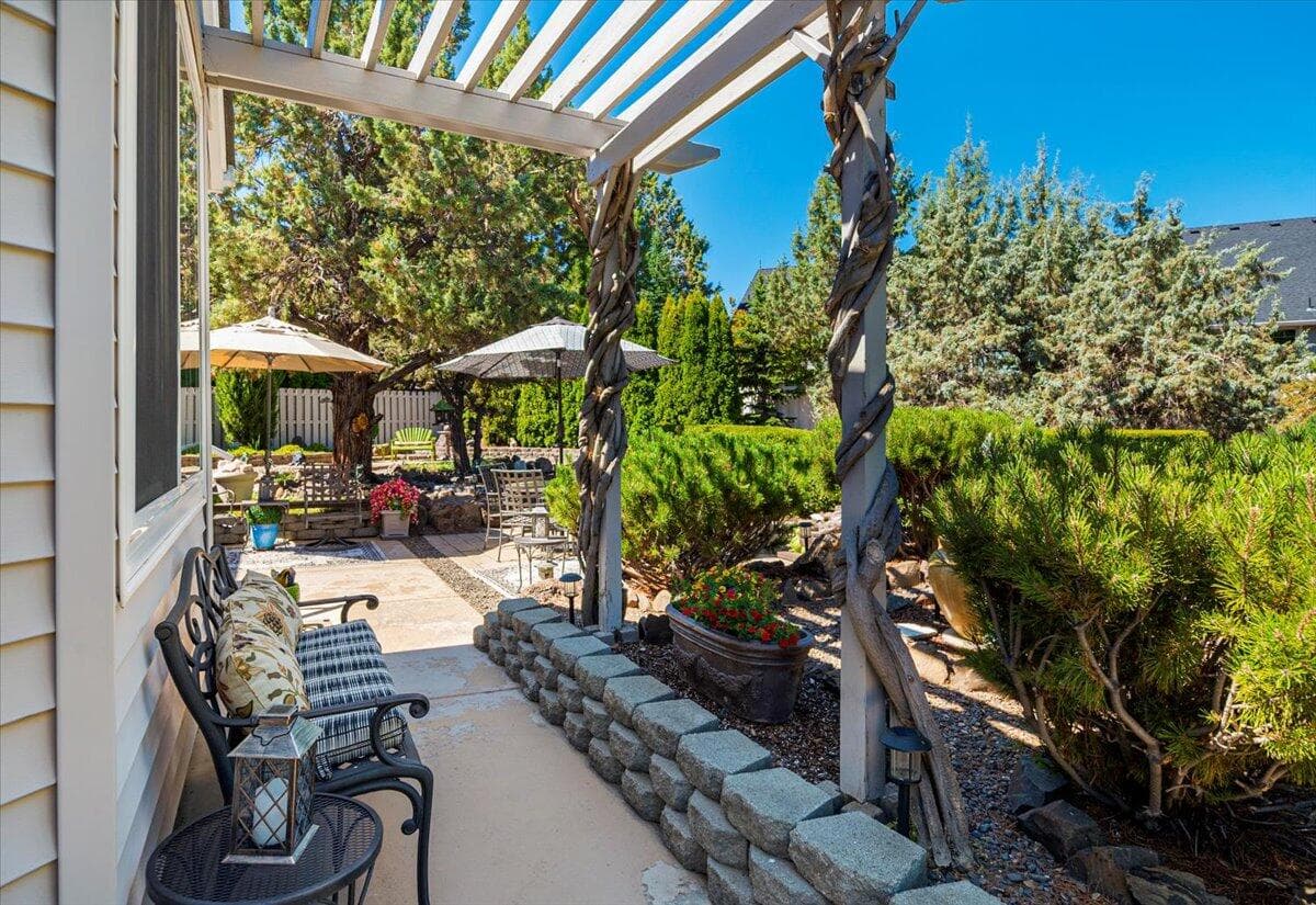 Photo of 3746 SW Xero Avenue 37 of 41