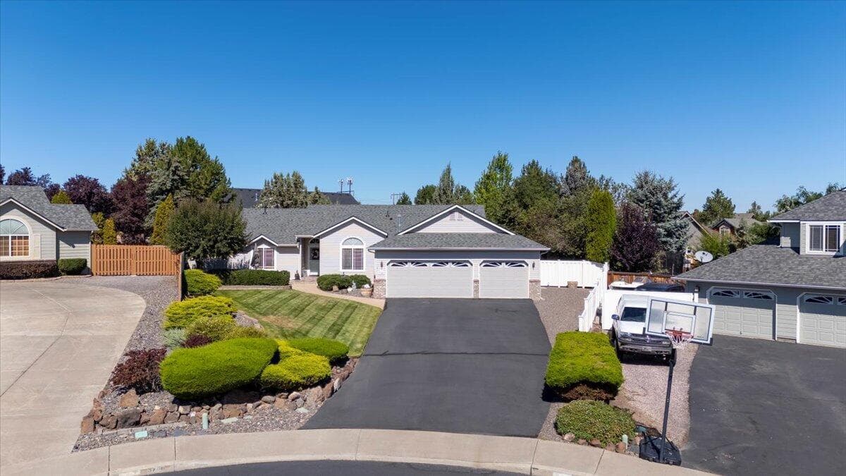 Photo of 3746 SW Xero Avenue 38 of 41