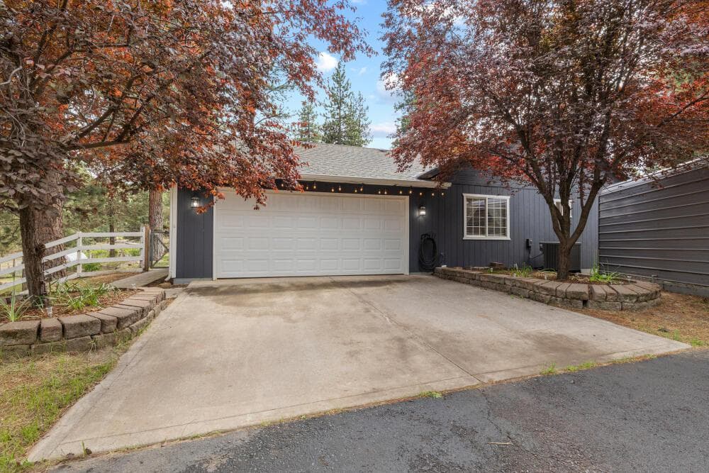 Photo of 16320 Hillcrest 5 of 39