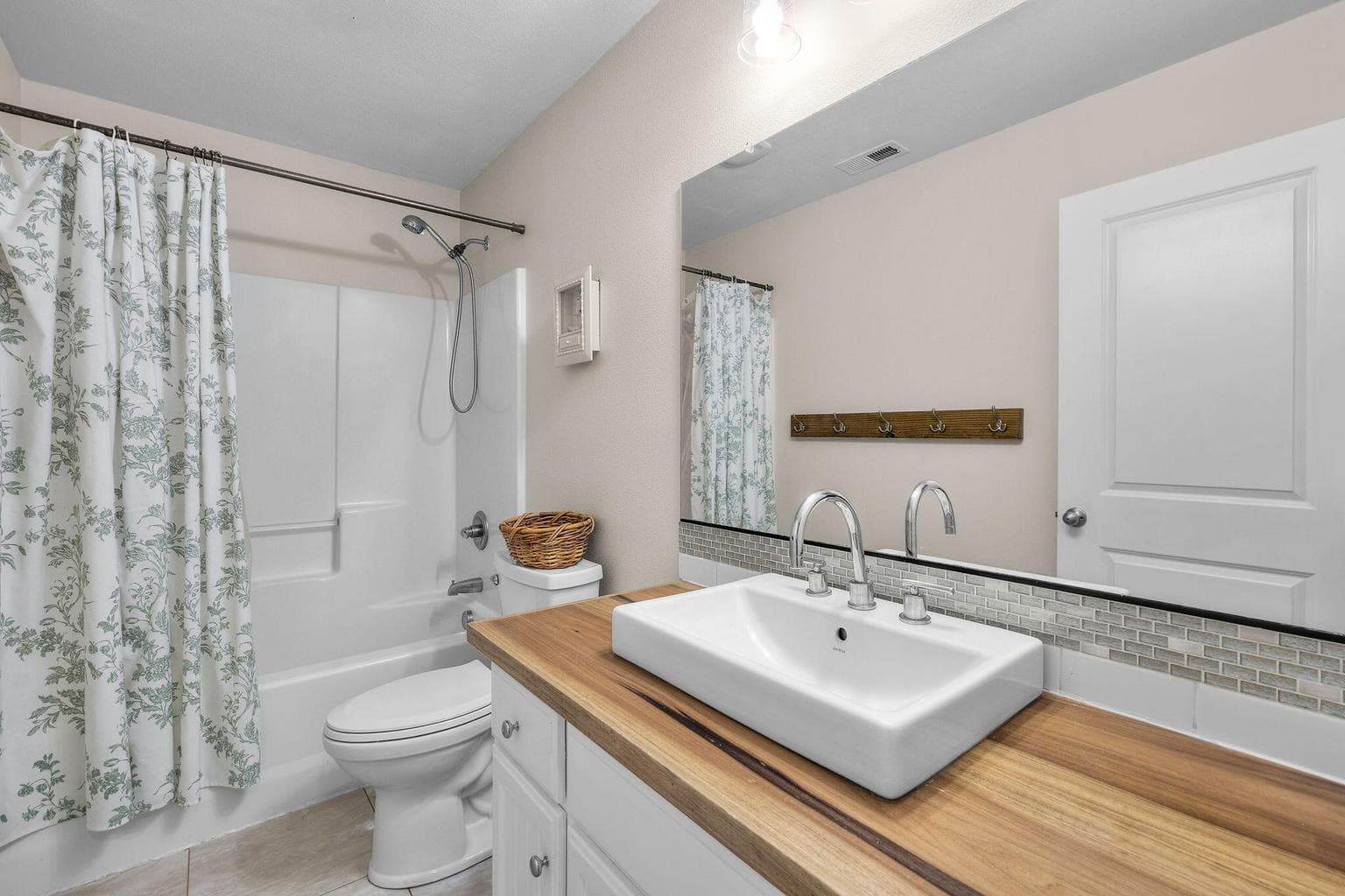 Photo of 2800 SW 49th Street 21 of 30