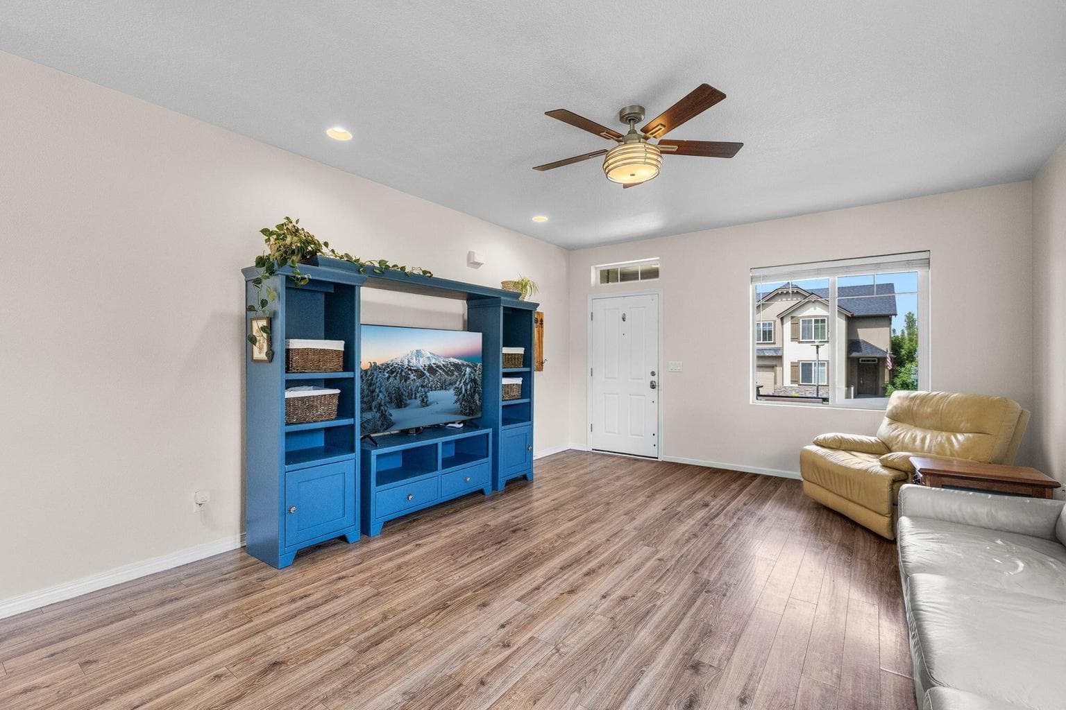 Photo of 2800 49th 3 of 30