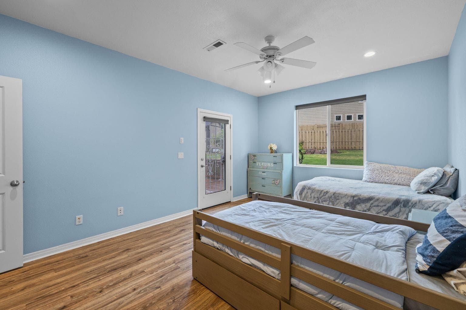 Photo of 2800 SW 49th Street 8 of 30