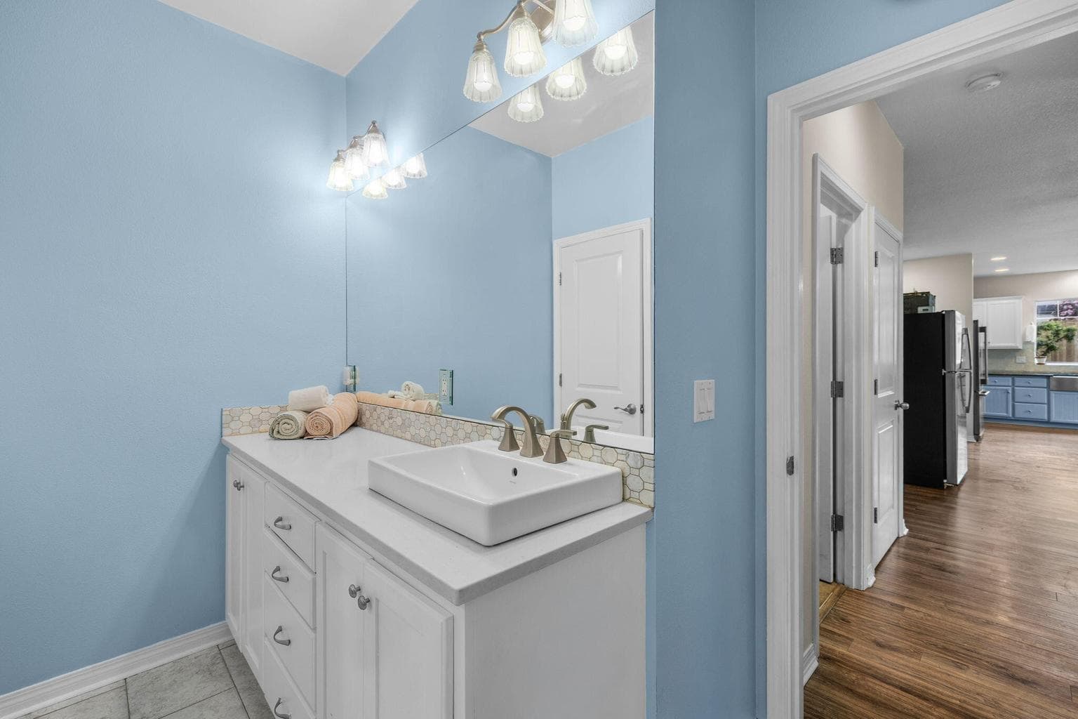 Photo of 2800 SW 49th Street 11 of 30