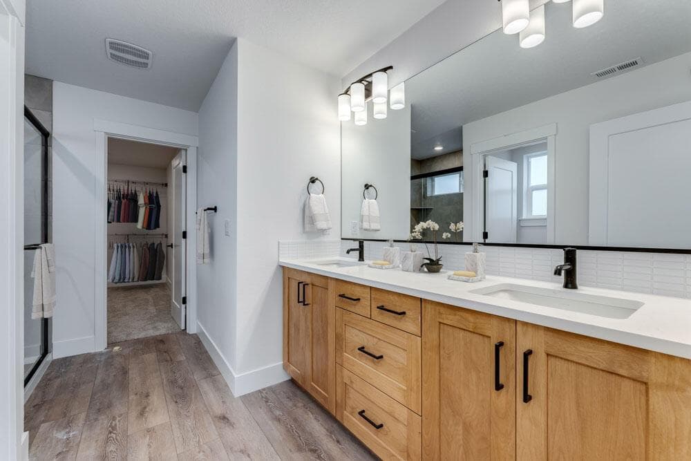 Photo of 3871 NE Tellus Drive 7 of 22