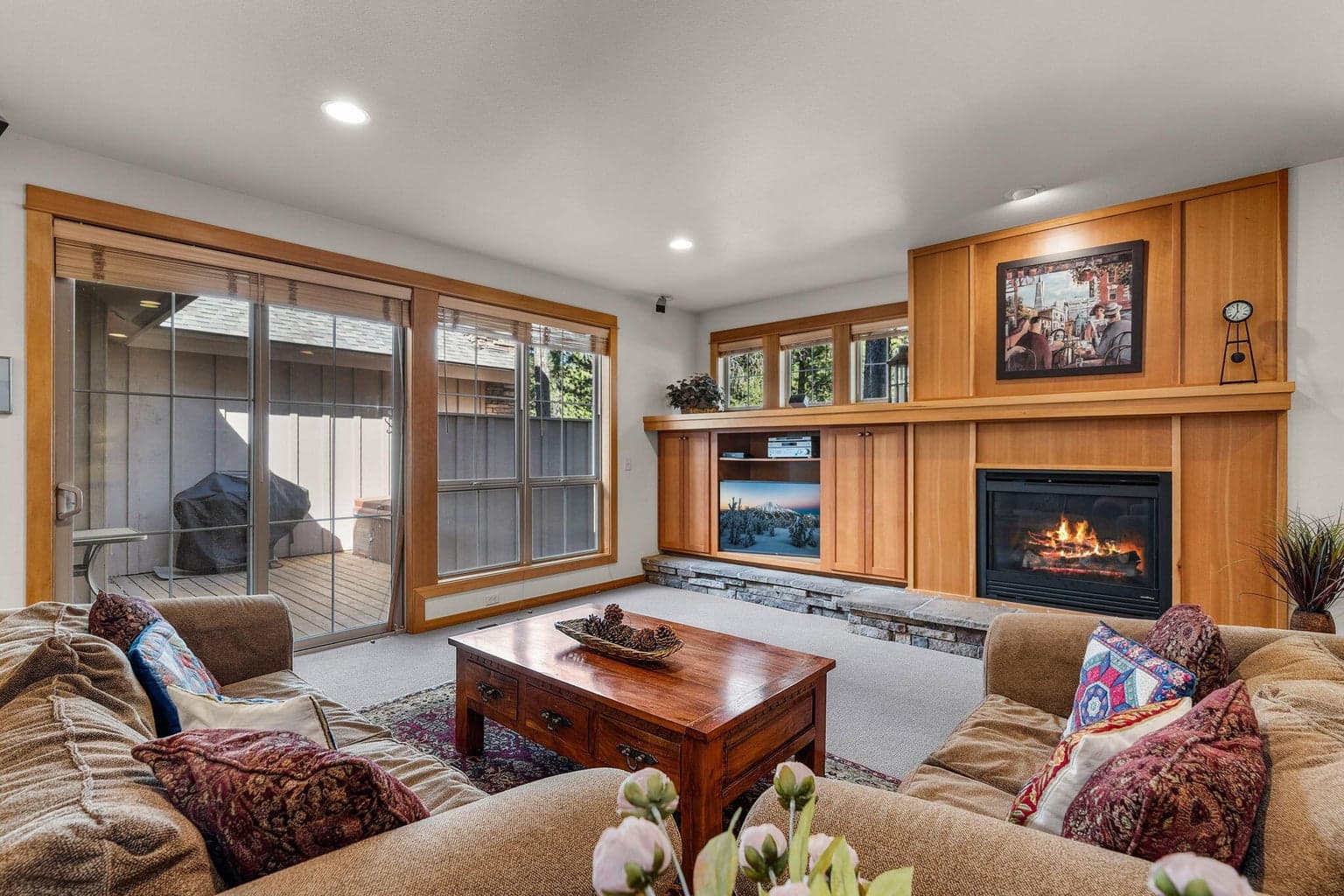 Photo of 57124 Evergreen Loop 11 of 37
