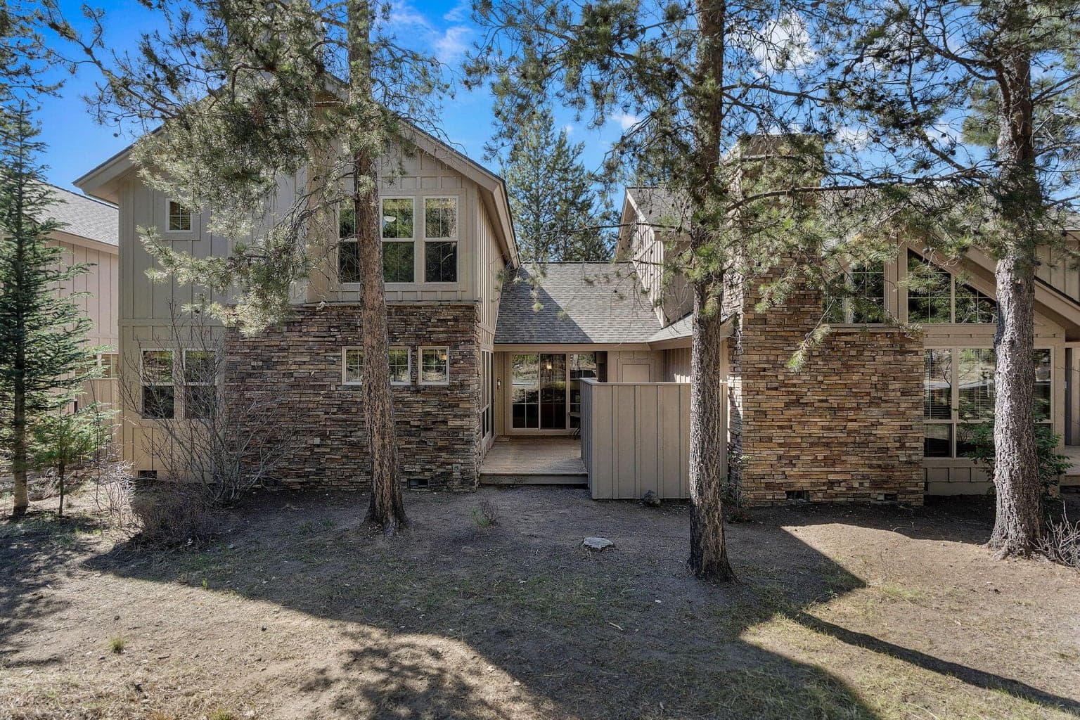 Photo of 57124 Evergreen Loop 16 of 37