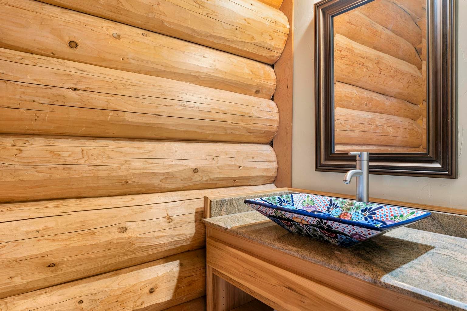 Hall 1/2 bath