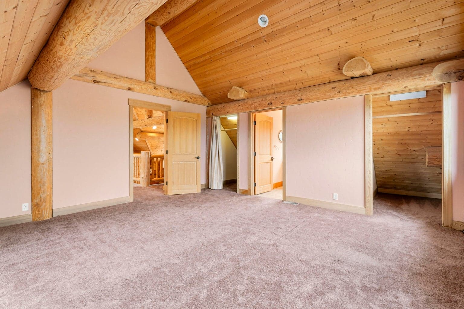 2nd bedroom upstair closets