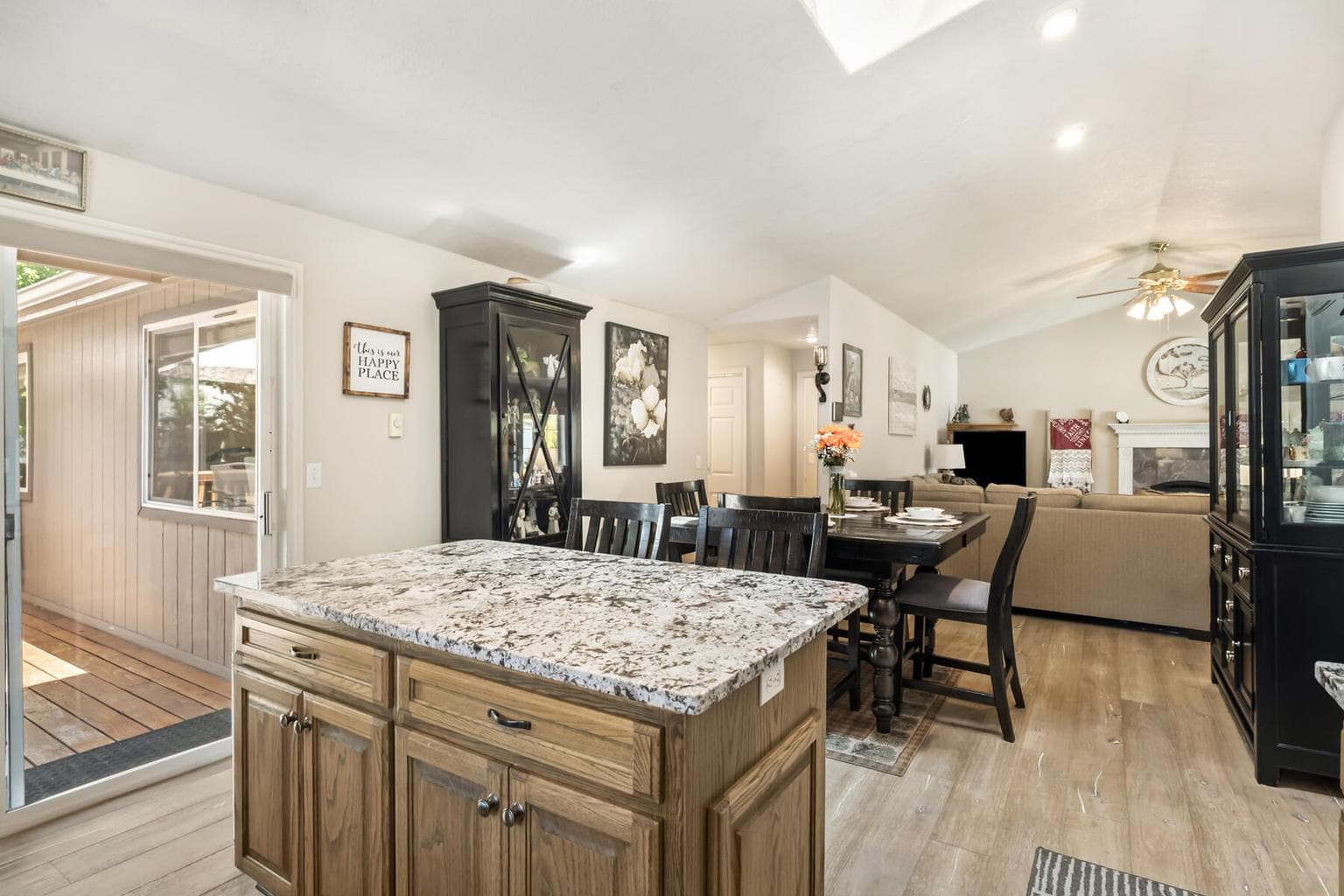 Photo of 2020 NE Hall Circle 11 of 37