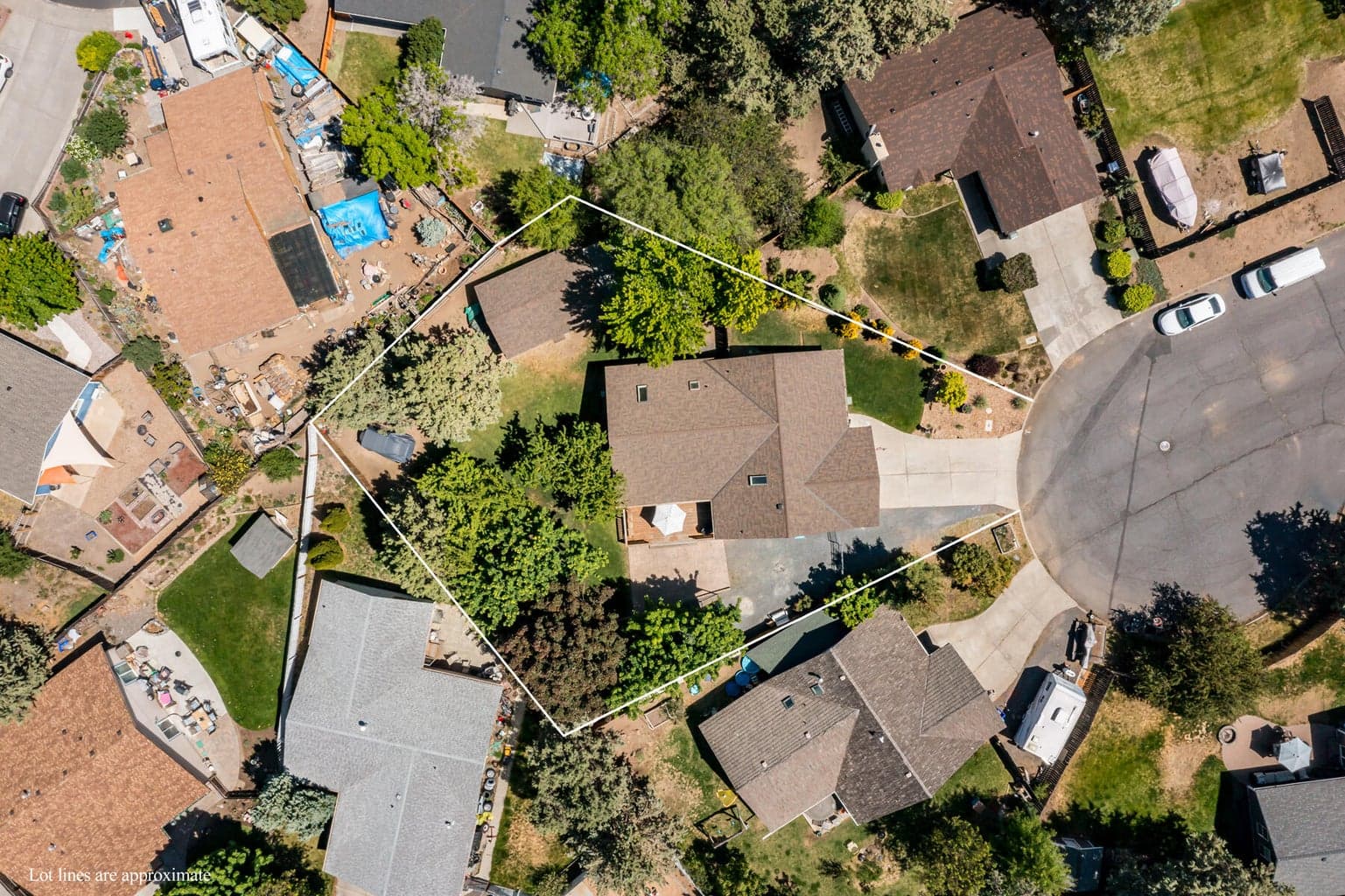 Photo of 2020 NE Hall Circle 37 of 37