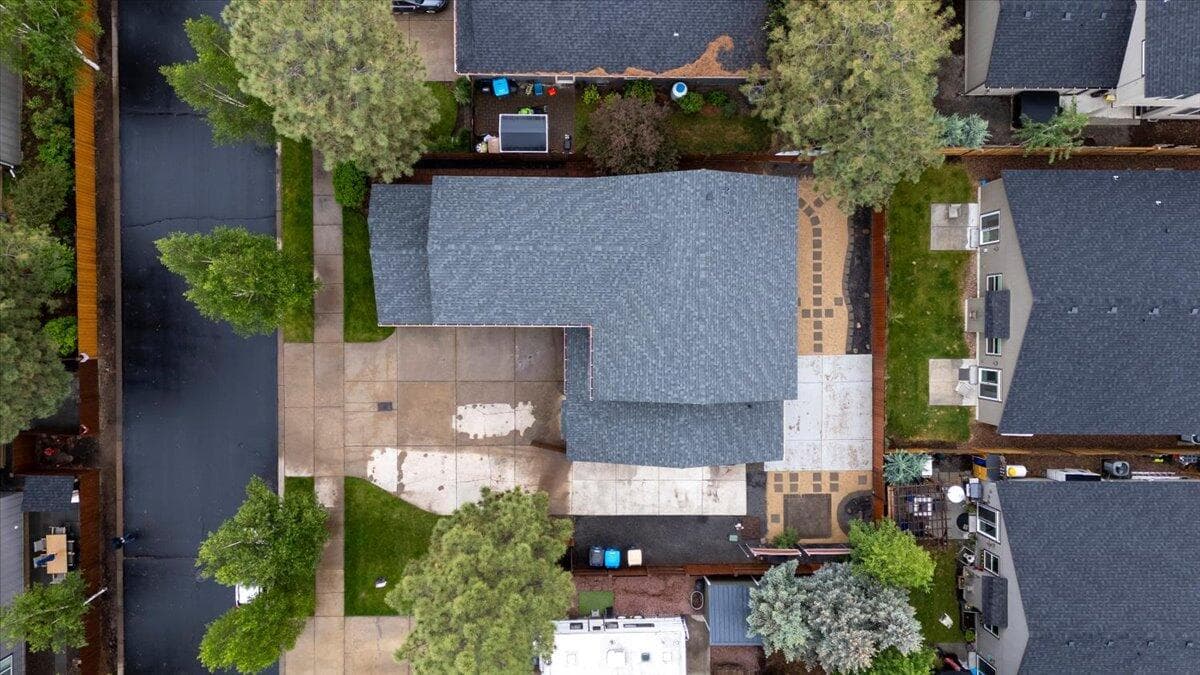 Photo of 623 Freemont 2 of 39