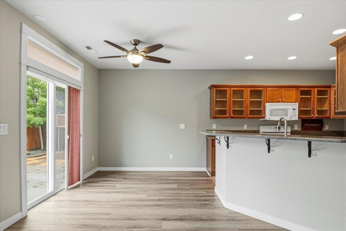 Photo of 623 N Freemont Street 14 of 39