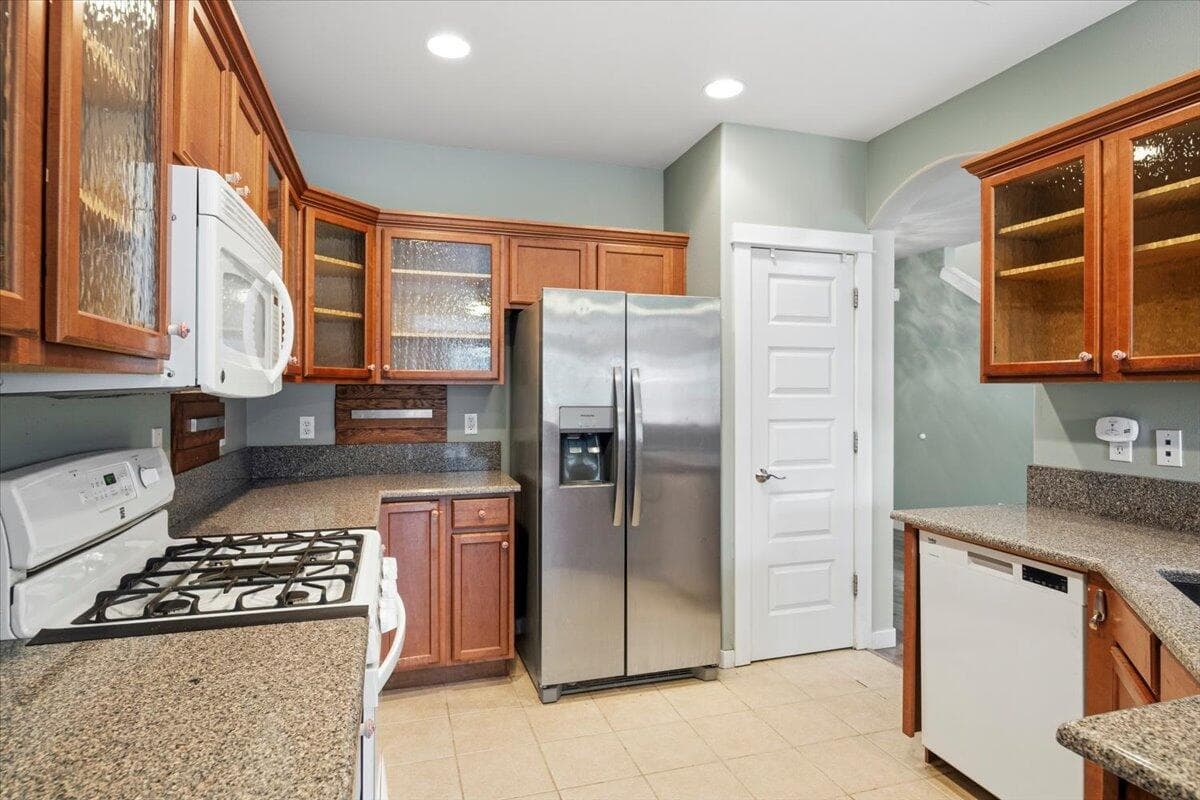 Photo of 623 N Freemont Street 15 of 39