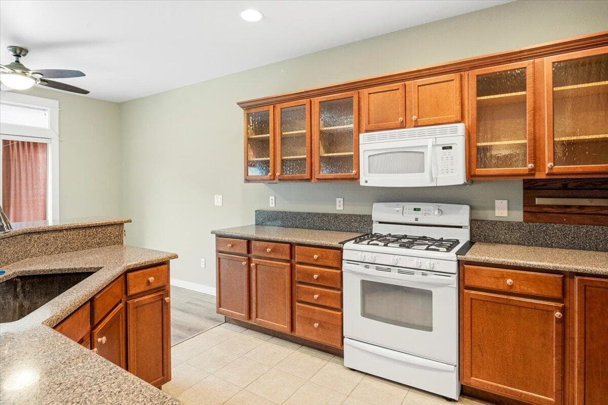 Photo of 623 N Freemont Street 17 of 39
