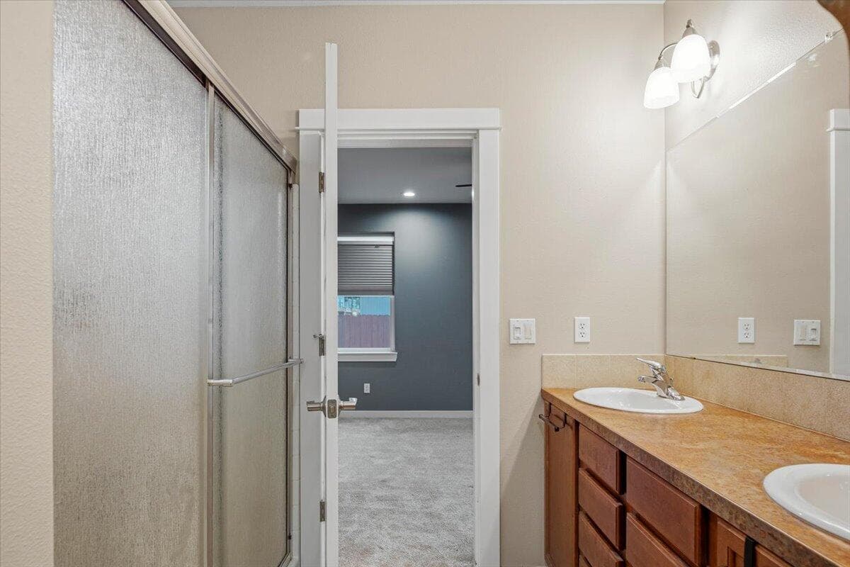 Photo of 623 N Freemont Street 21 of 39