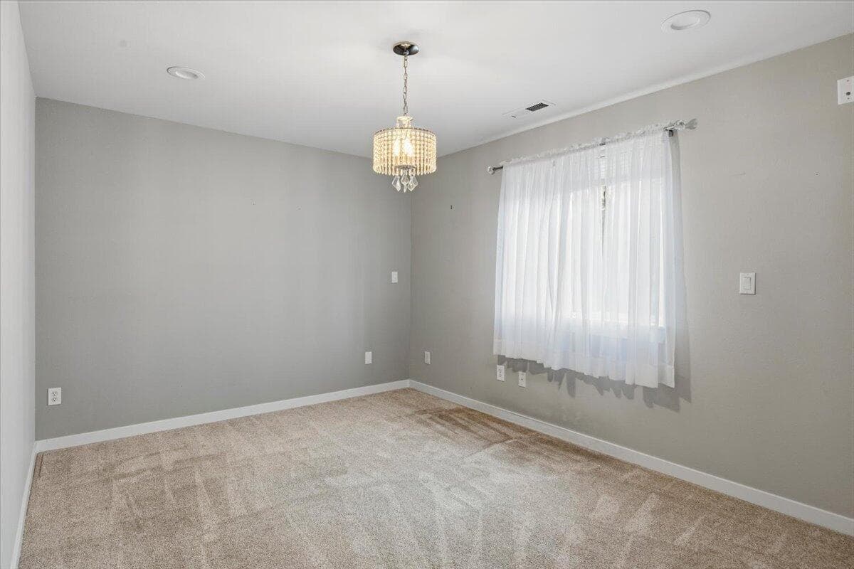 Photo of 623 N Freemont Street 26 of 39