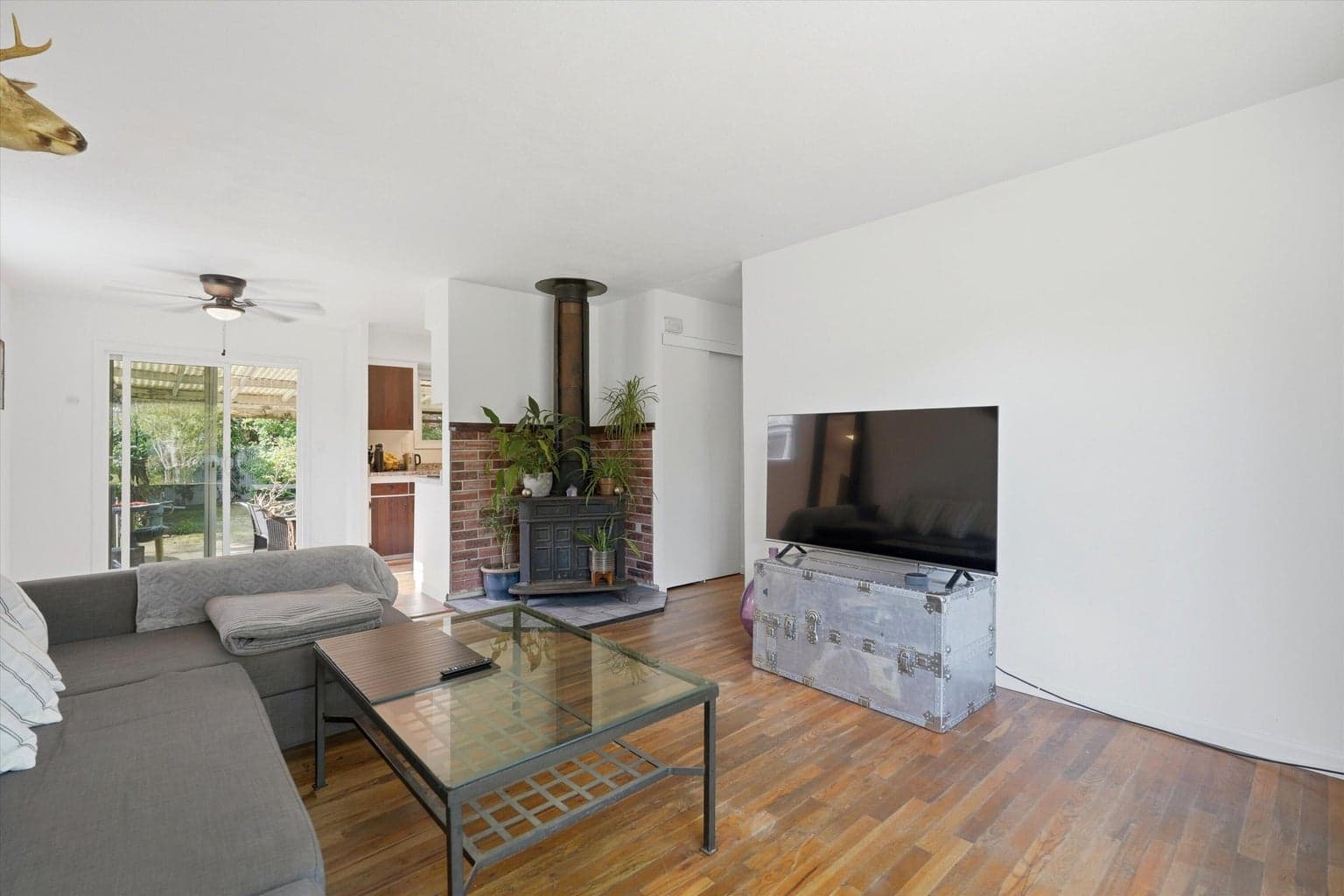 Photo of 8703 Sacramento 4 of 39