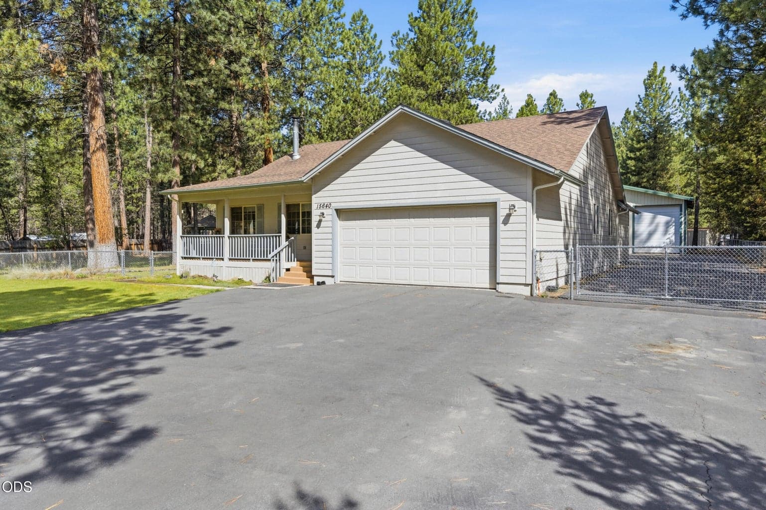Photo of 15640 Woodgreen 2 of 51