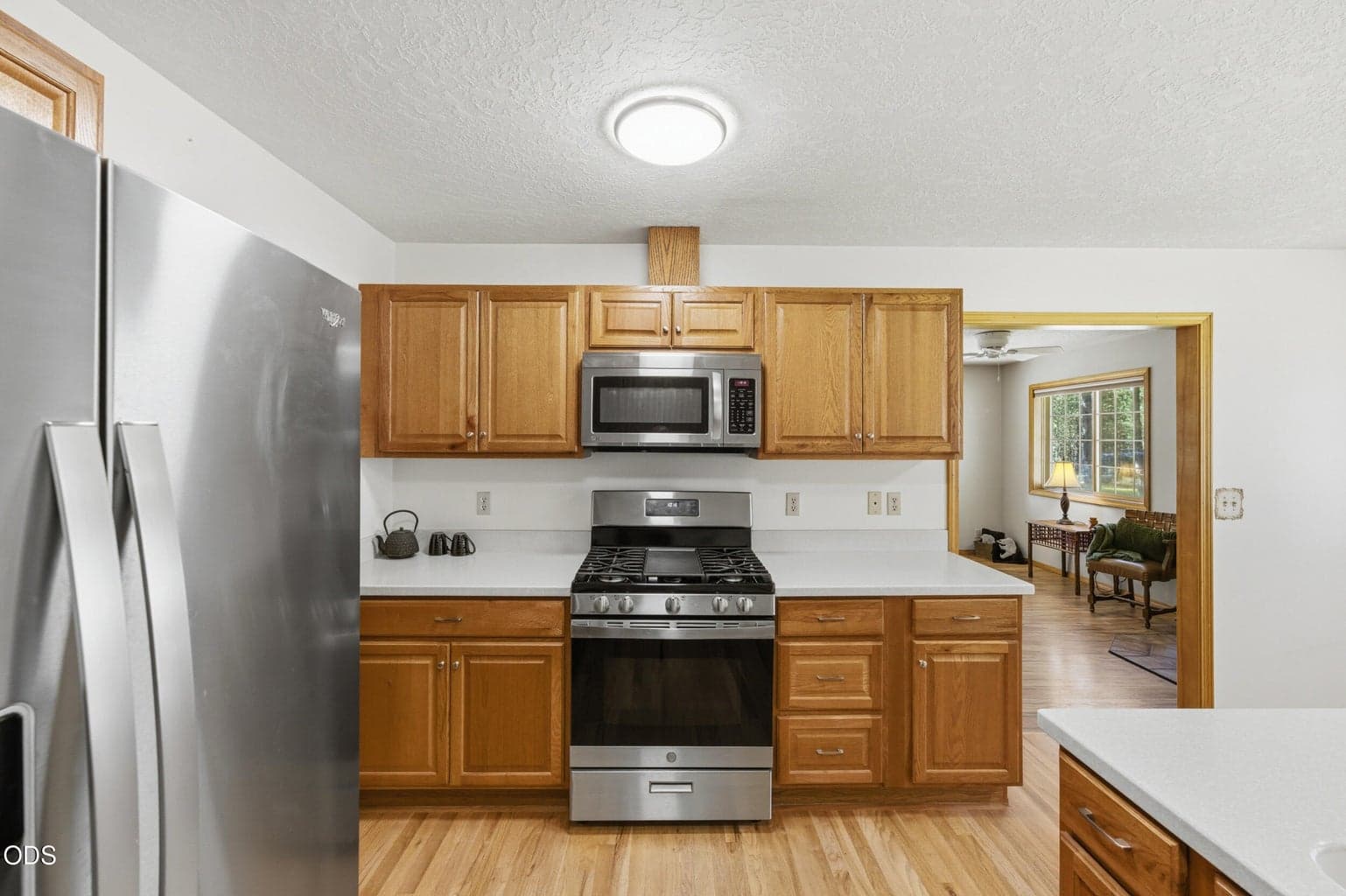 Kitchen with Gas Range and Oven
