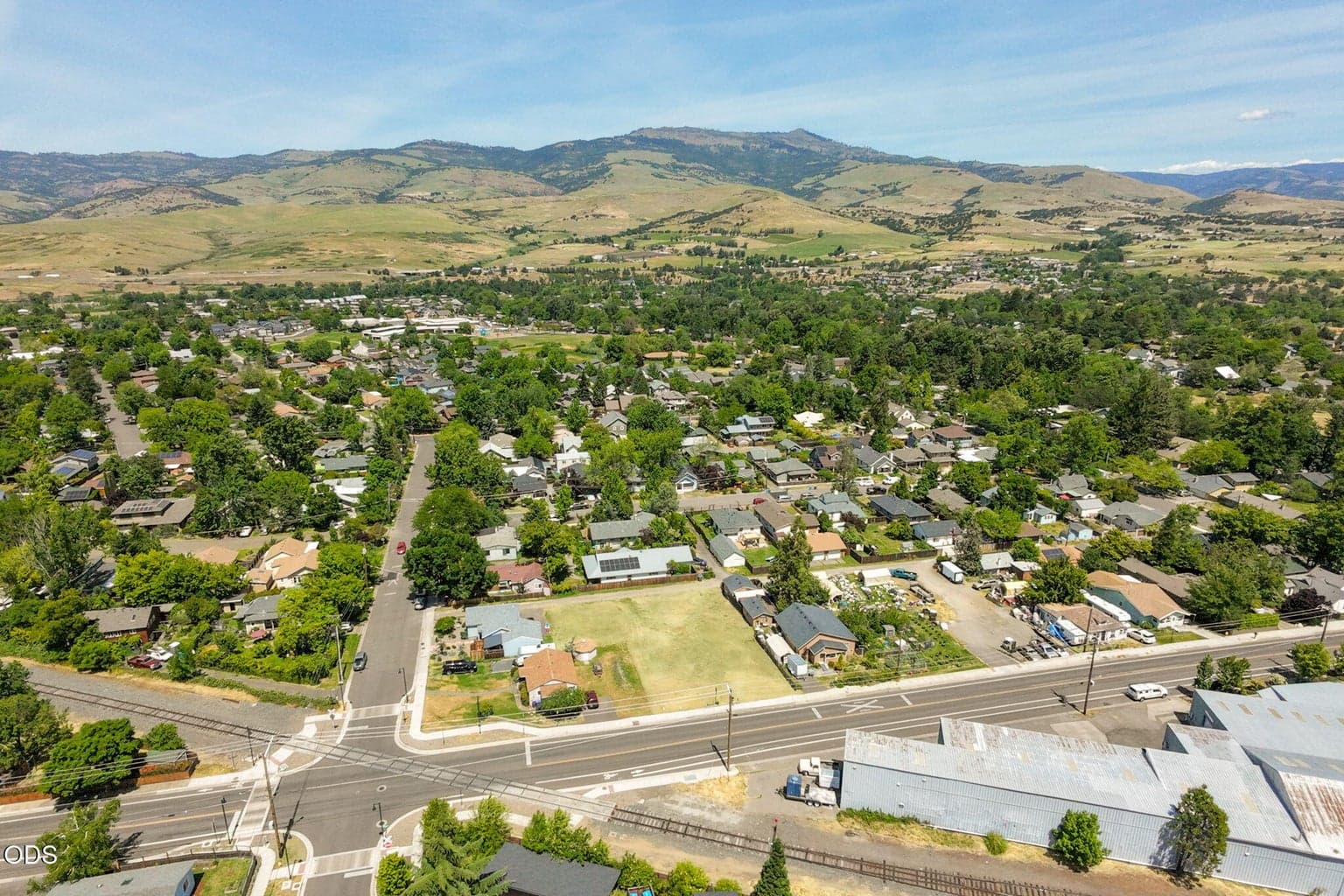 Photo of 0 Laurel 5 of 12