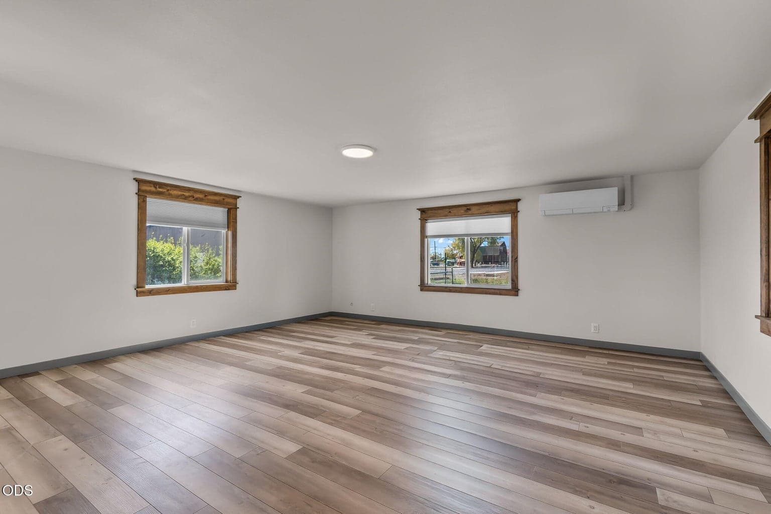 Photo of 847 C Avenue 9 of 51