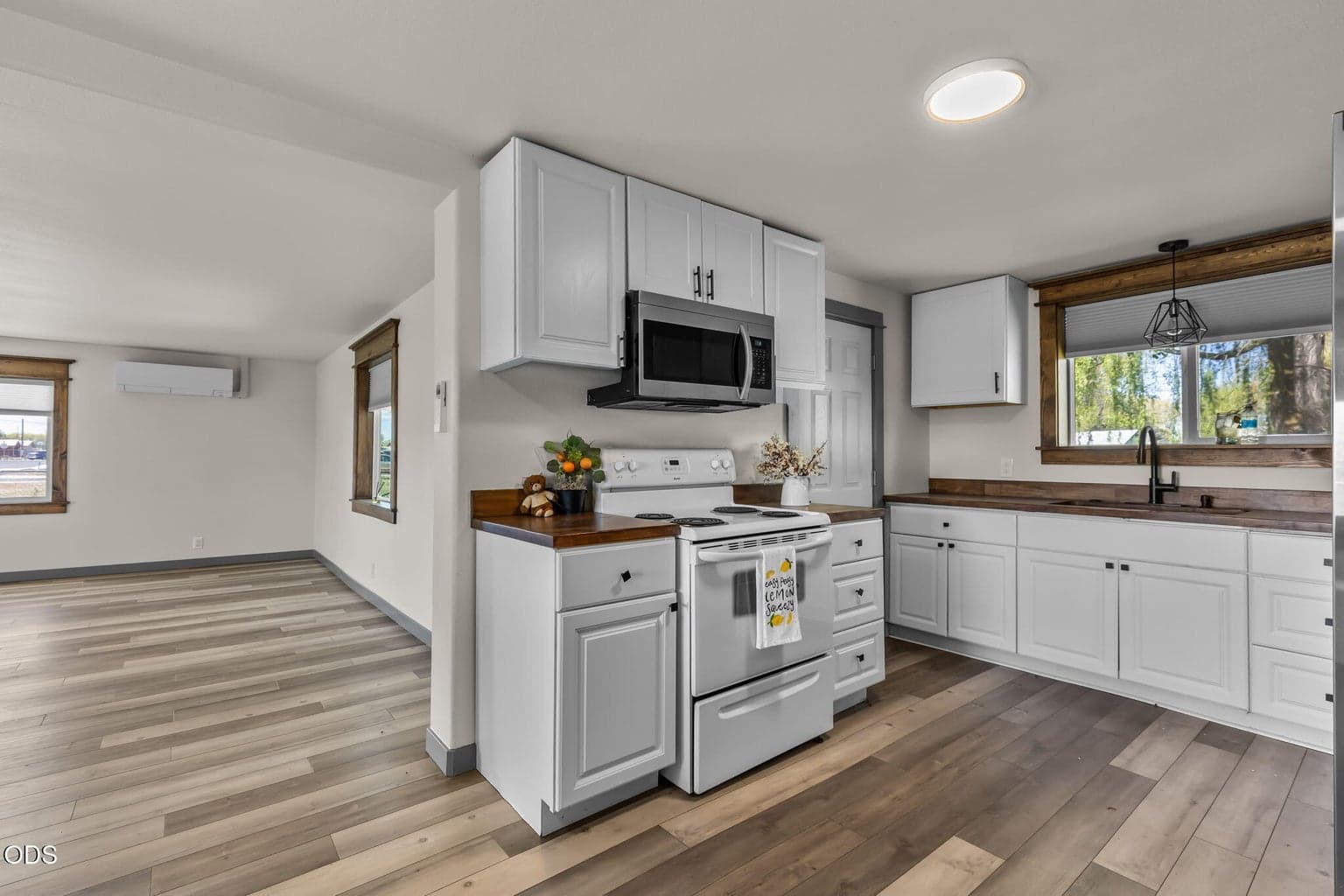 Photo of 847 C Avenue 14 of 51