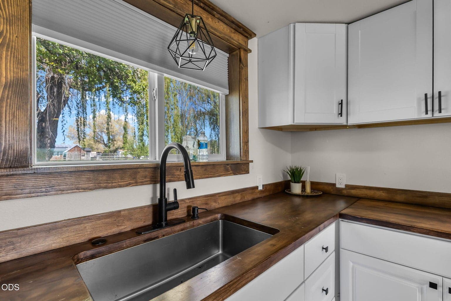 Photo of 847 C Avenue 15 of 51