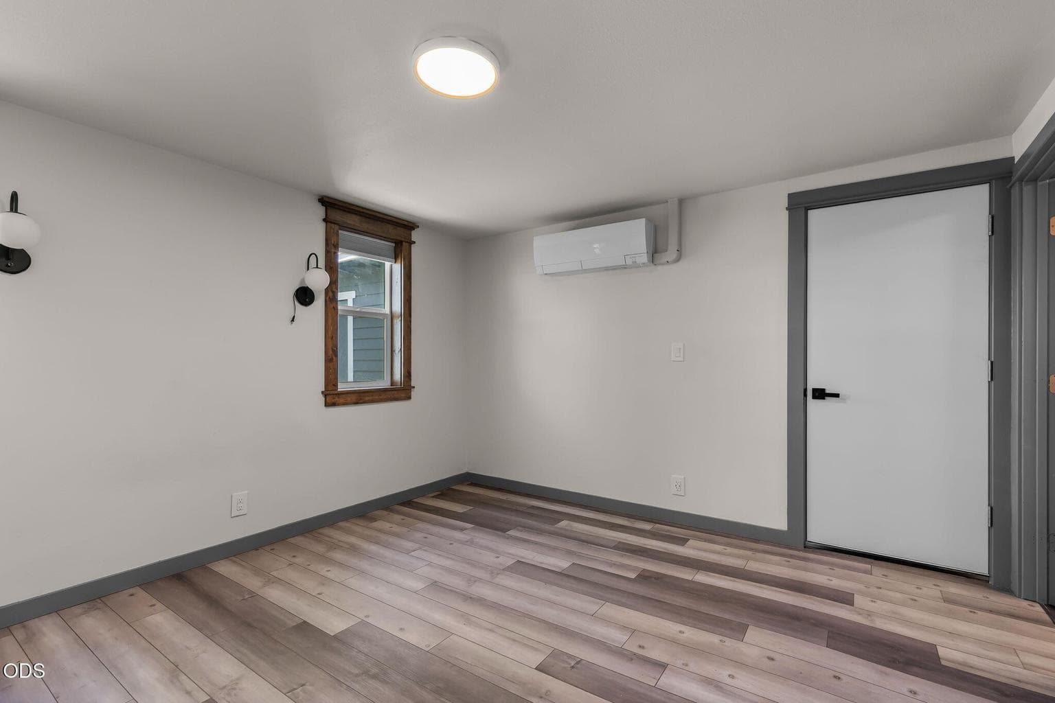 Photo of 847 C Avenue 24 of 51