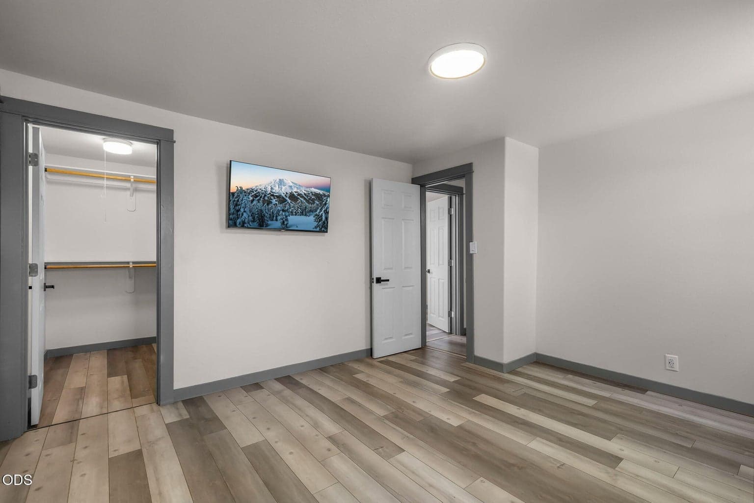 Photo of 847 C Avenue 25 of 51