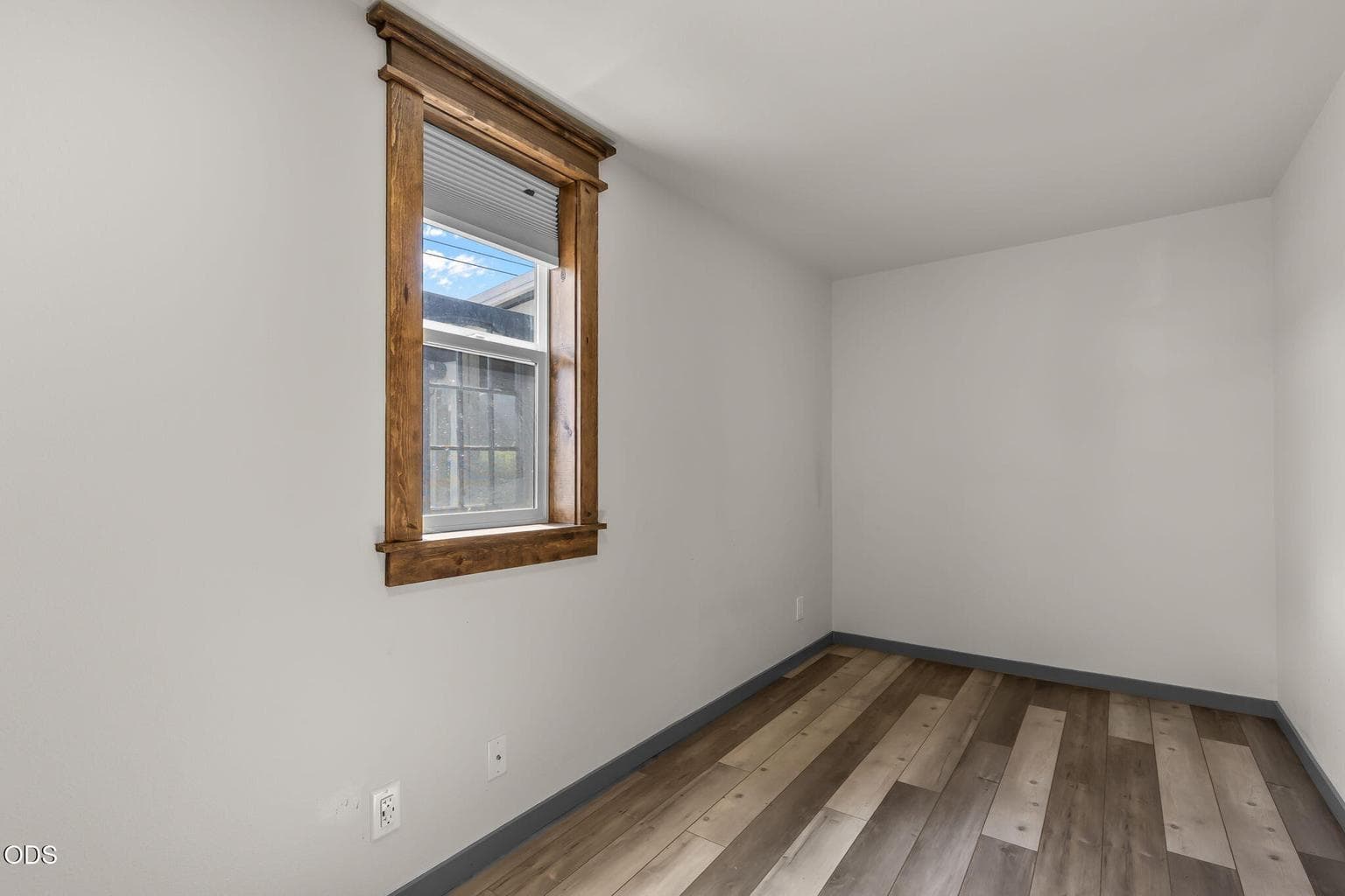 Photo of 847 C Avenue 27 of 51