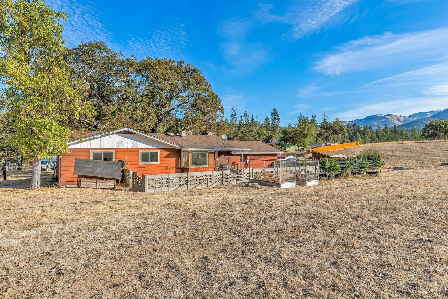 Photo of 3361 Little Applegate 3 of 18