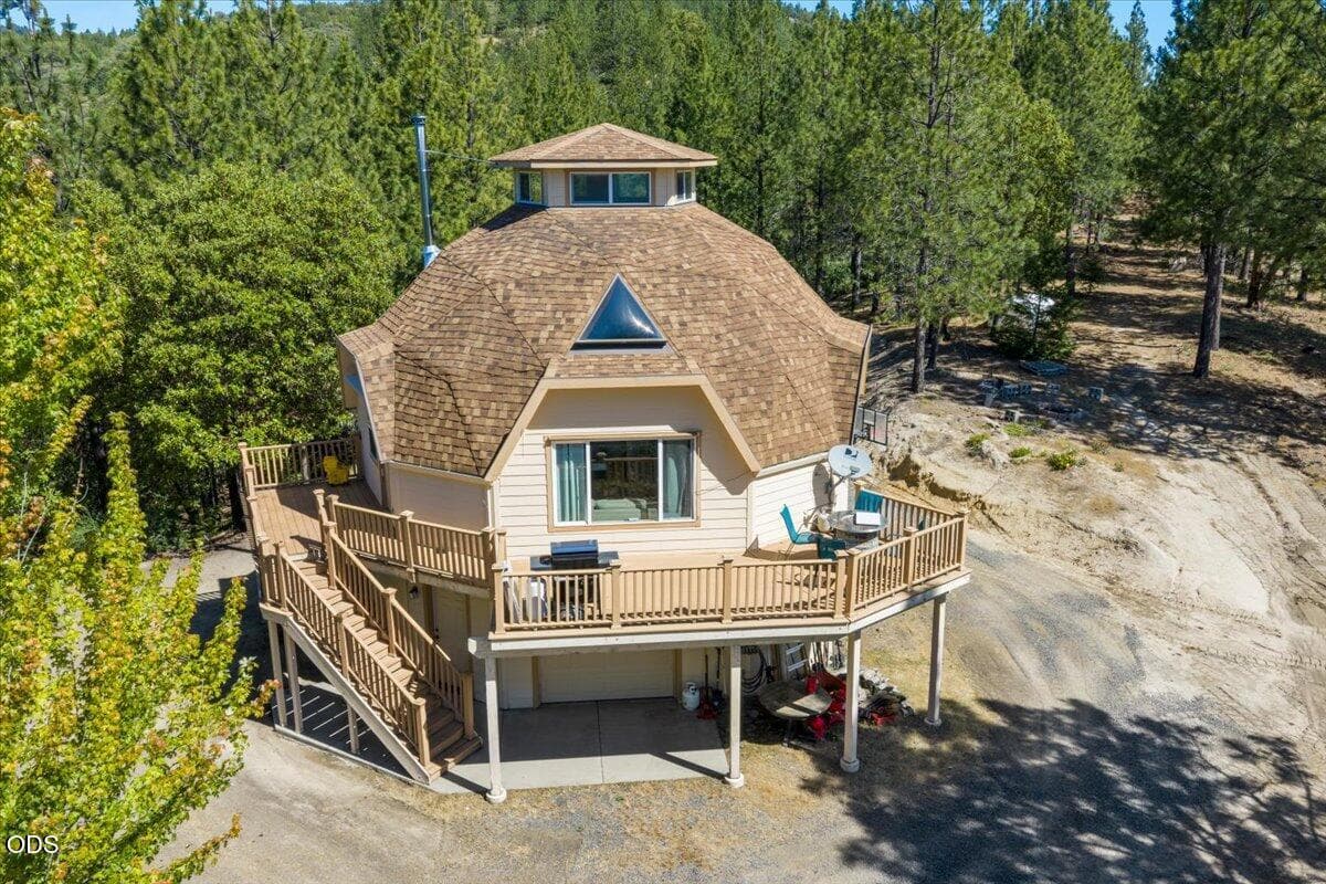 1528 Morton