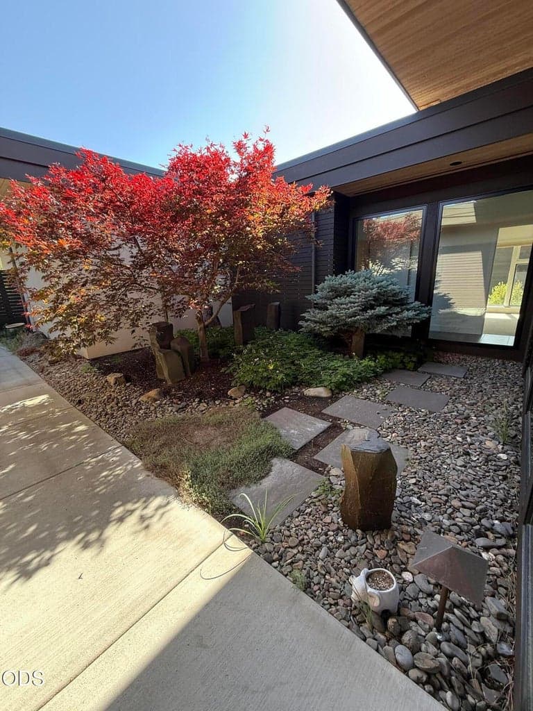 Photo of 19015 Park Commons 2 of 3