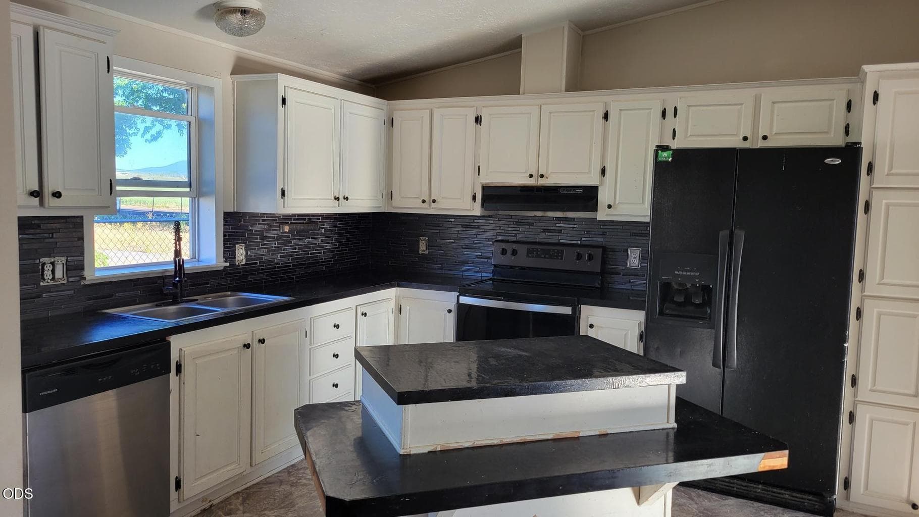 Photo of 513 9th 4 of 13