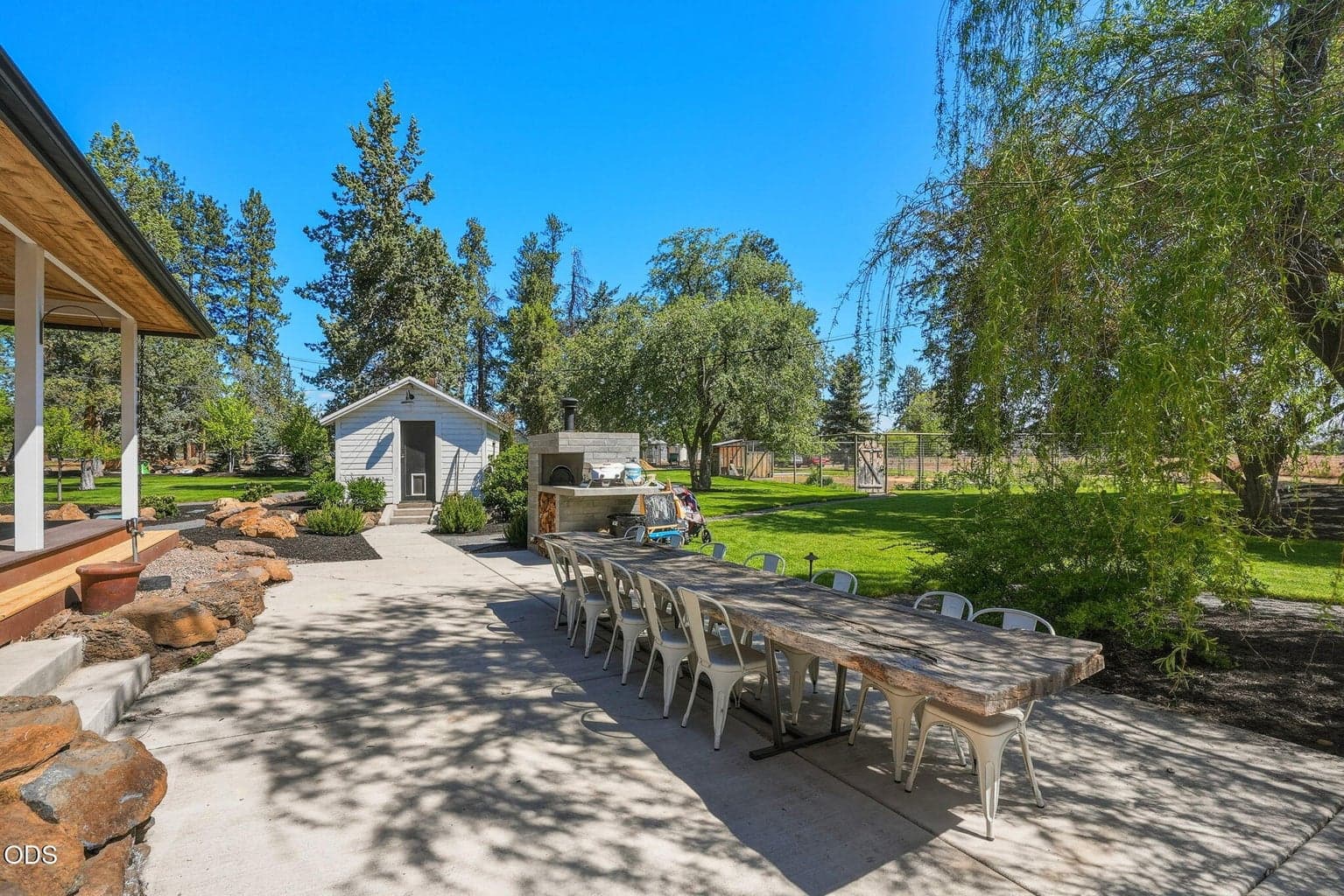 Family gatherings or groups of friends can all find space here.