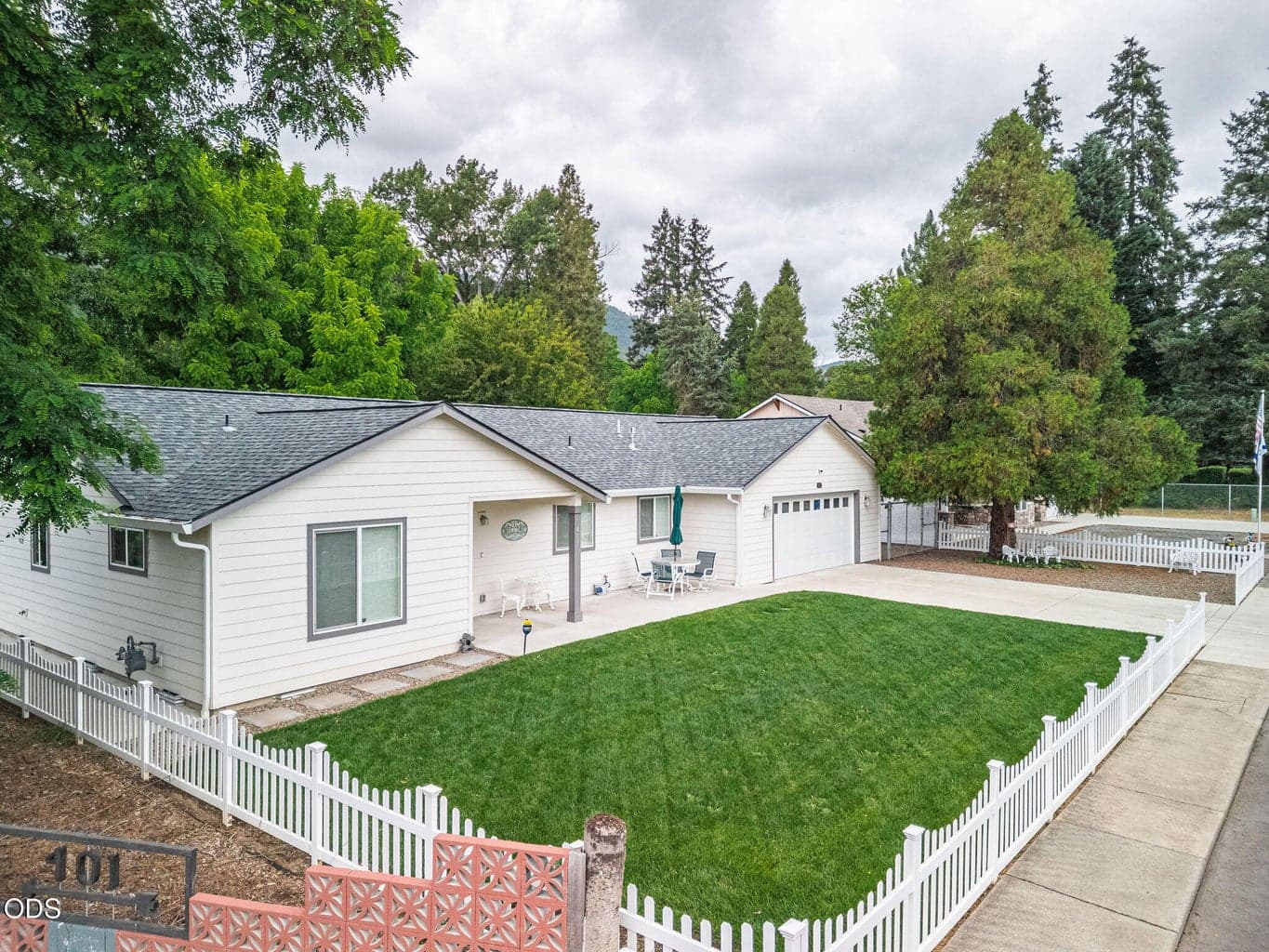 Photo of 403 Berglund 4 of 49