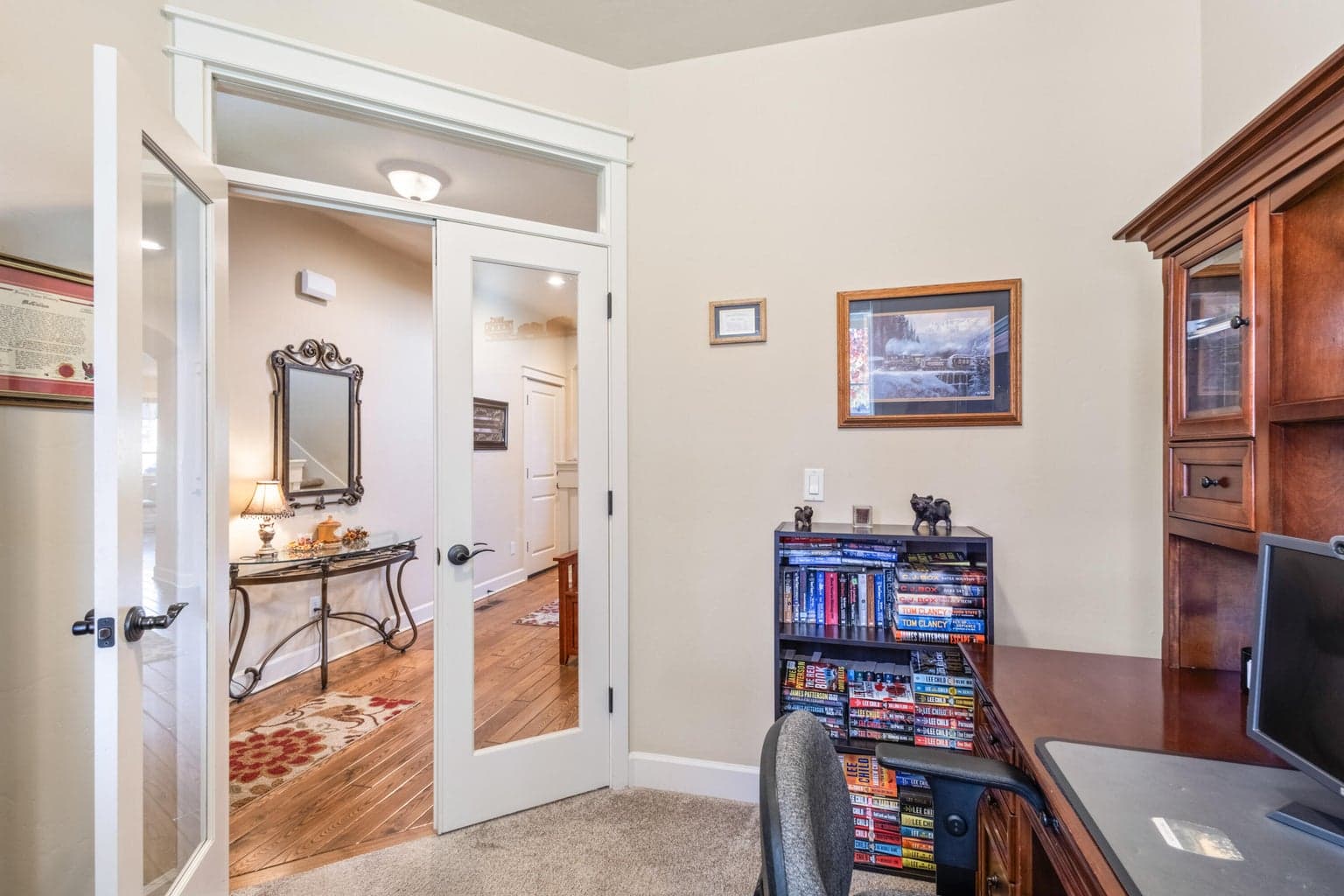 Photo of 1094 E Horse Back Trail 6 of 47
