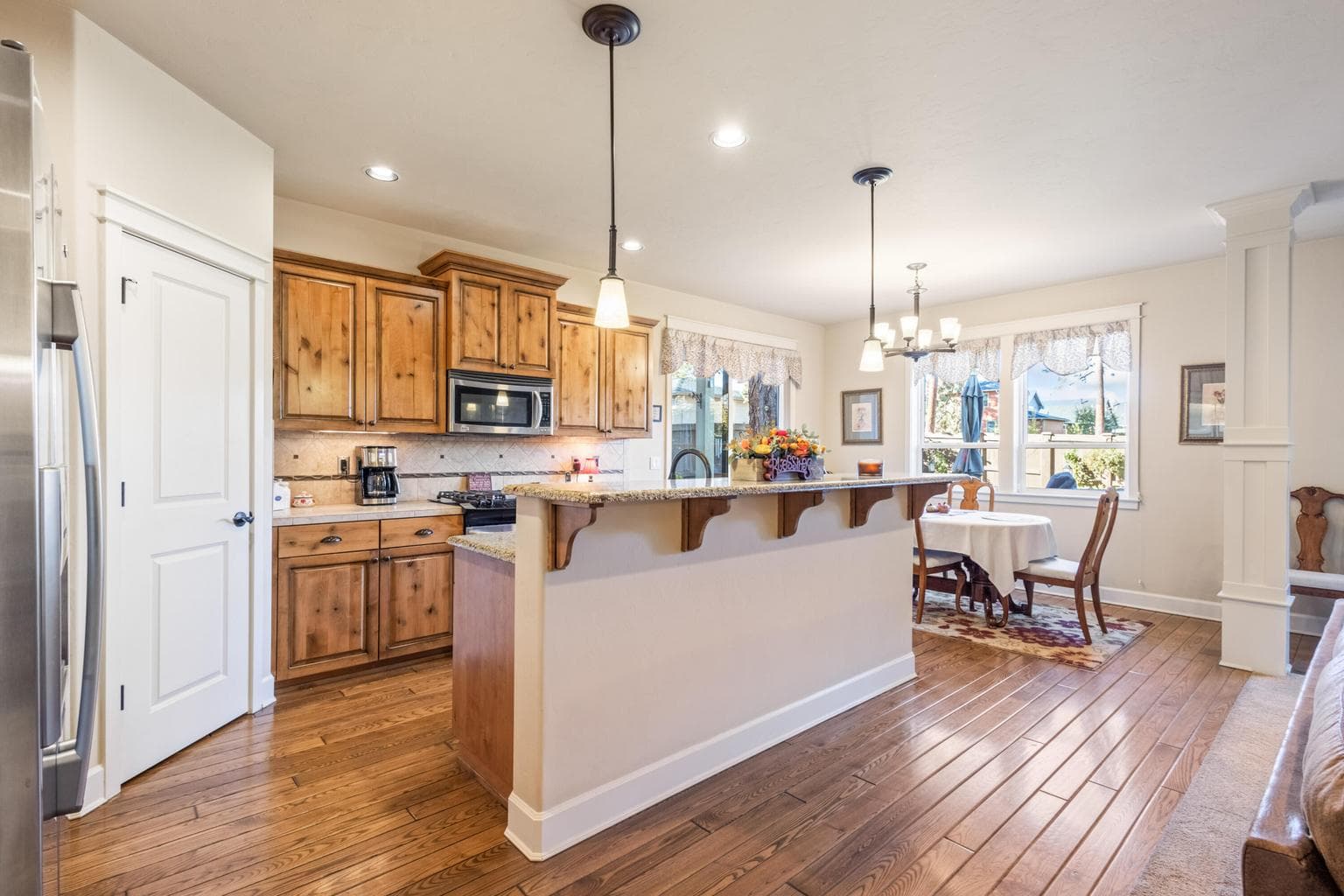 Photo of 1094 E Horse Back Trail 11 of 47