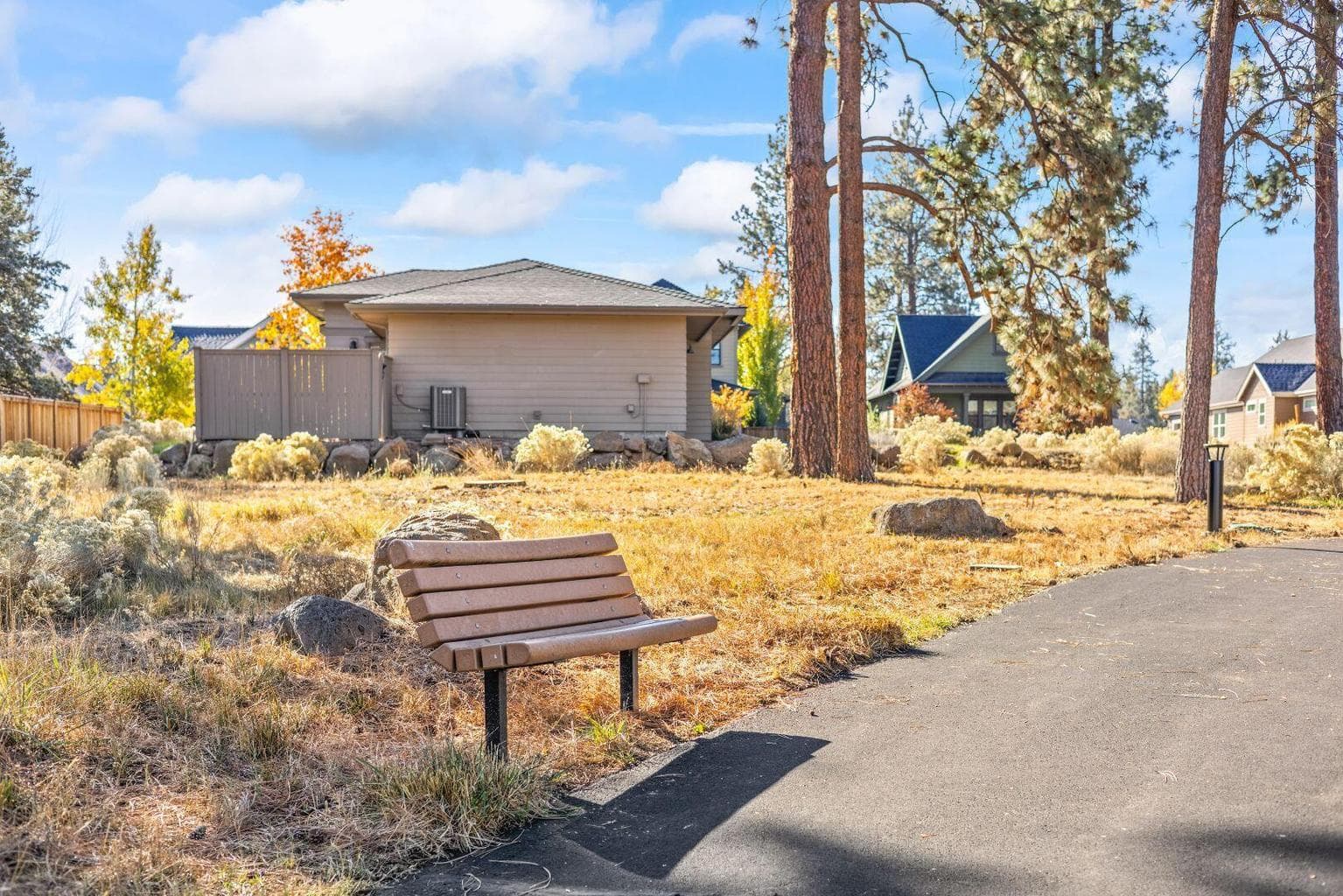 Photo of 1094 E Horse Back Trail 39 of 47