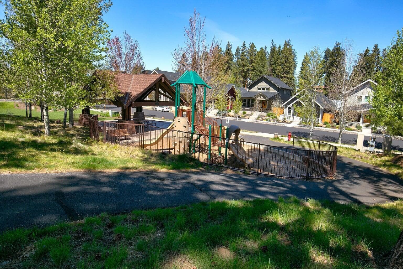 Photo of 1094 E Horse Back Trail 40 of 47