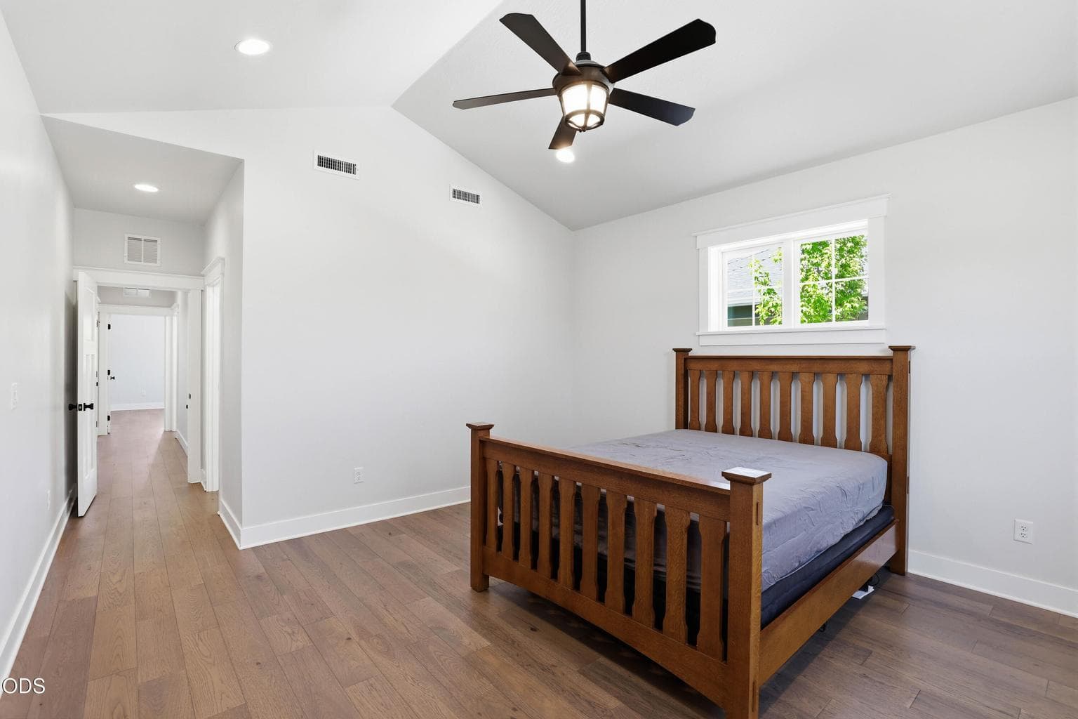 Photo of 409 Sand Pointe 5 of 33