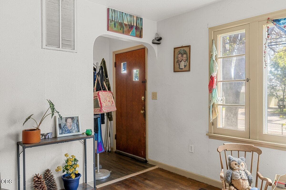 Photo of 139 Columbus 4 of 29