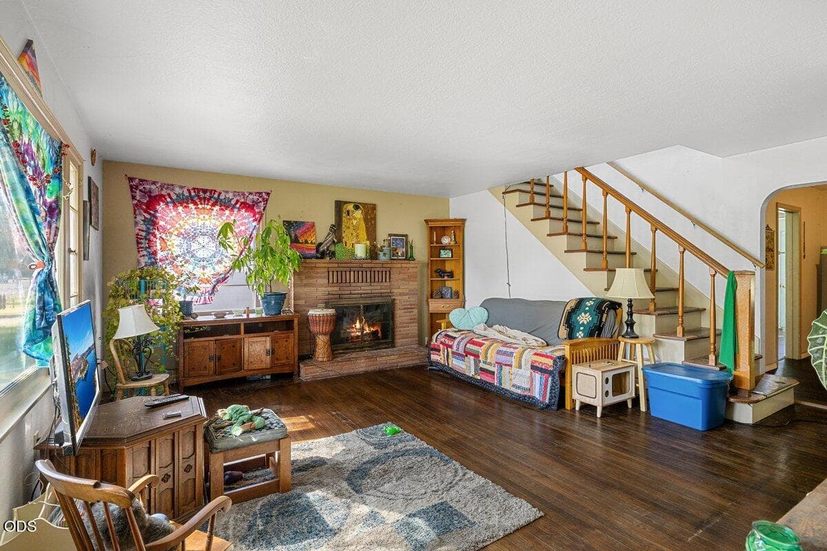 Photo of 139 Columbus 5 of 29
