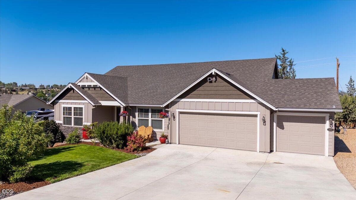 Photo of 9265 12th 2 of 49