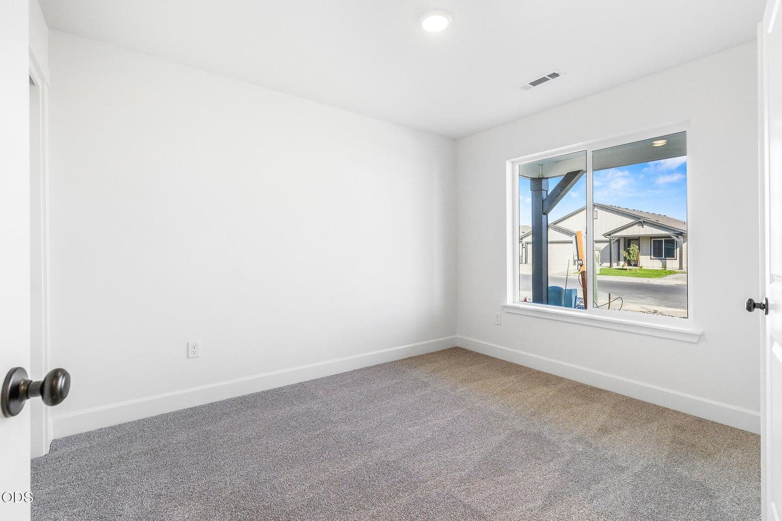 Photo of 1264 NW Fairway Road 23 of 24