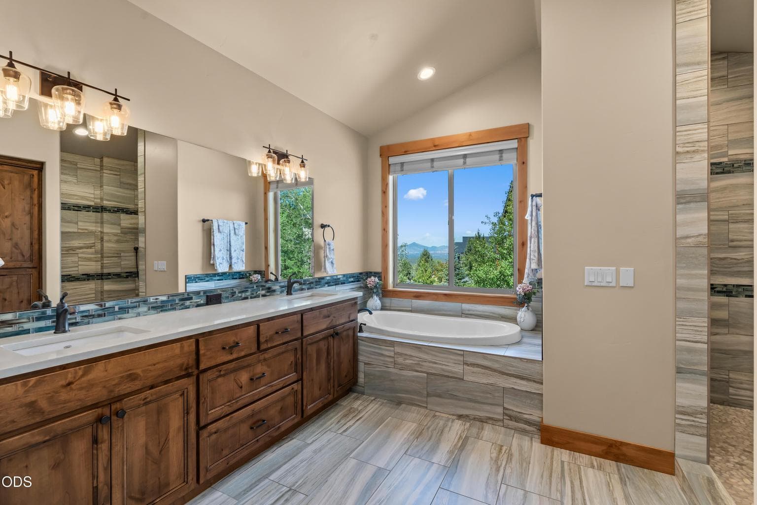 Photo of 10792 Ironstone Court 33 of 71